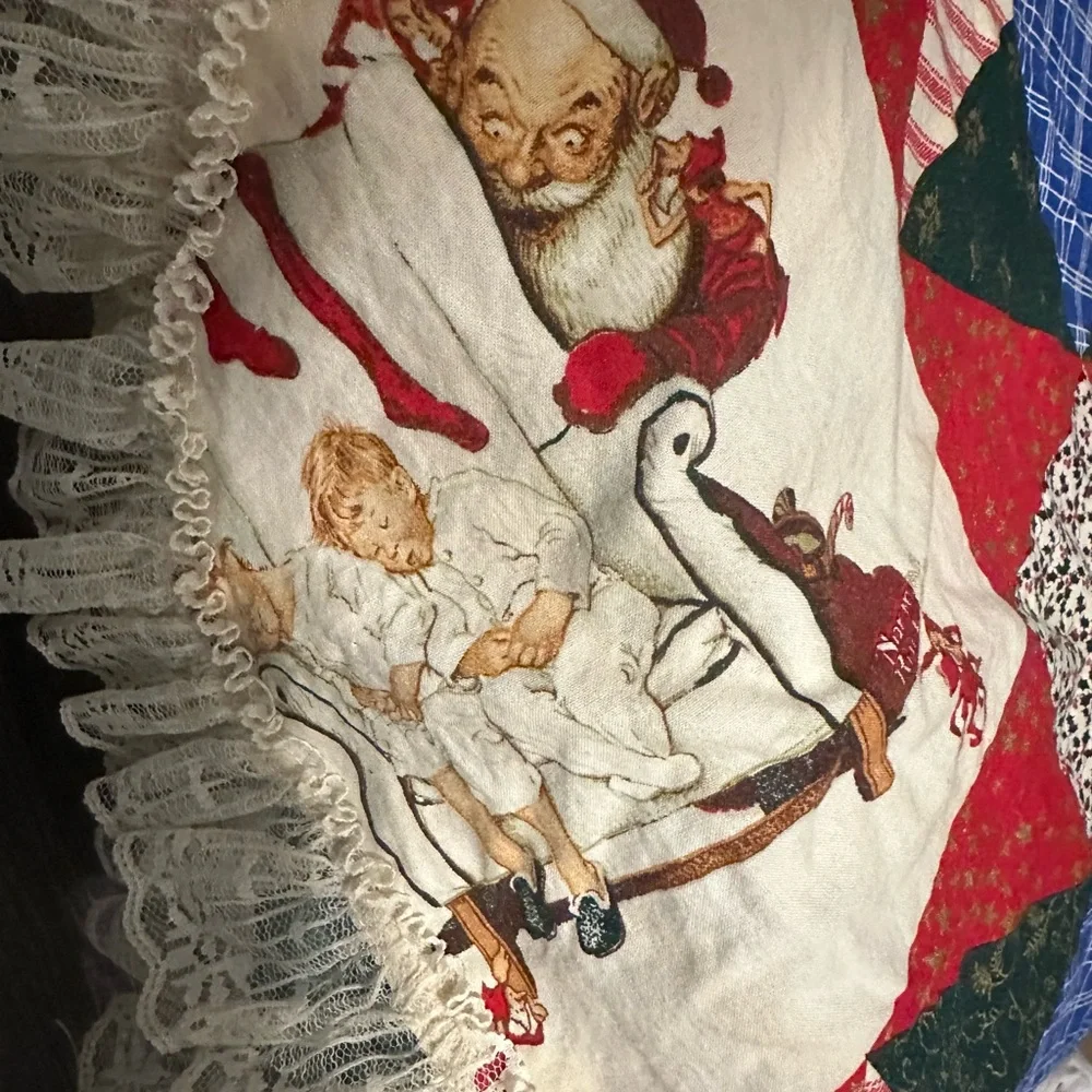 Christmas Patchwork tablecloth 46 x 46 Kids Praying and Santa Perking At Them